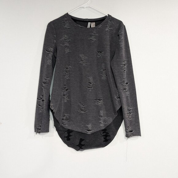 *3/$10* H&M Distressed Round Hem Top Charcoal Grey Size Small - Picture 1 of 4